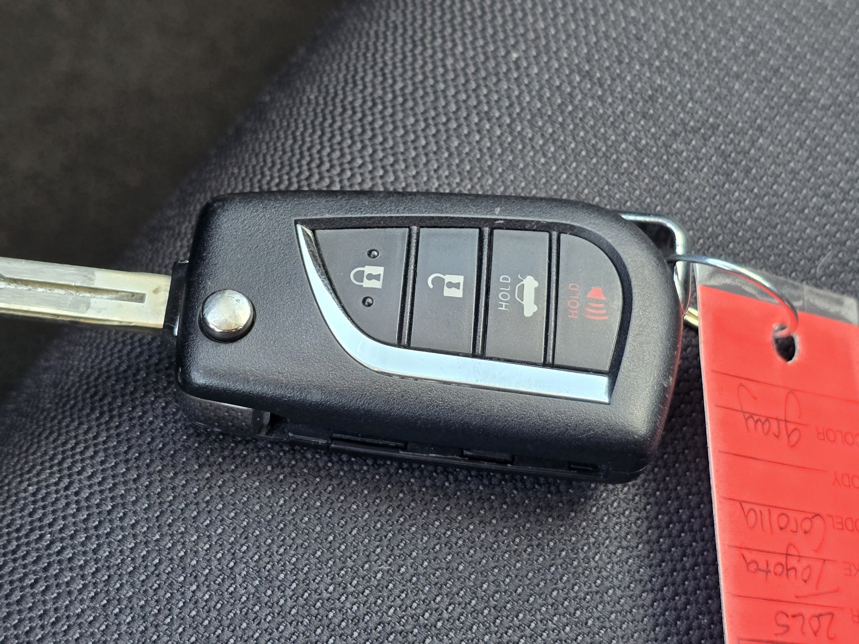 Used 2025 Toyota Corolla LE FWD image 31