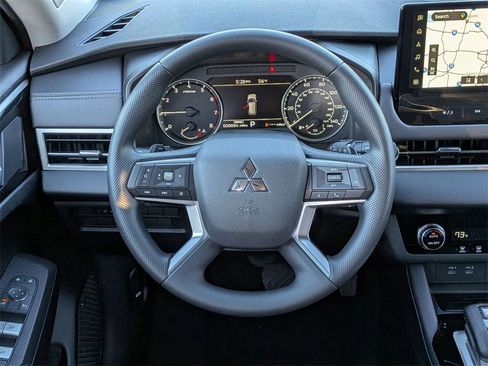 New 2025 Mitsubishi Outlander ES image 18