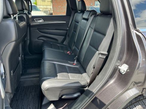 Used 2019 Jeep Grand Cherokee Limited AWD/4WD image 14