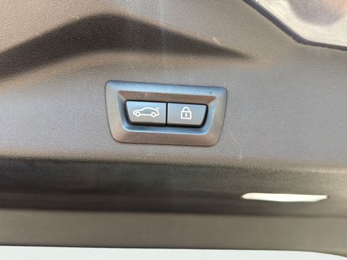 Used 2019 BMW X5 xDrive50i w/ Parking Assistance Package AWD/4WD image 10