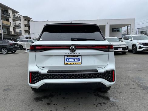 New 2026 Volkswagen Tiguan SE R-Line image 7