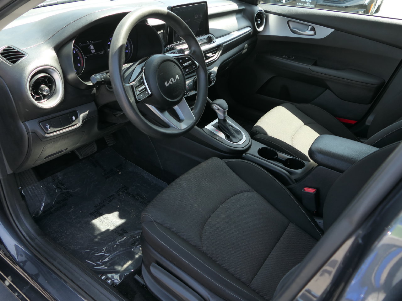 Certified 2023 Kia Forte LXS FWD image 11