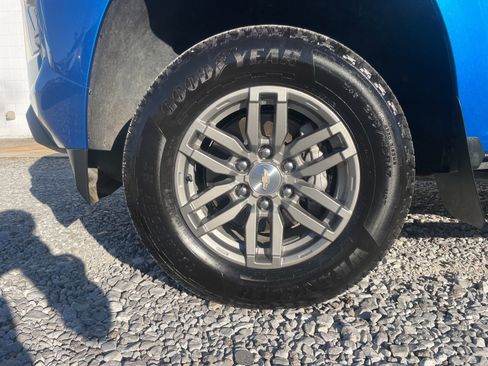 Used 2024 Chevrolet Colorado LT w/ LT Convenience Package image 7