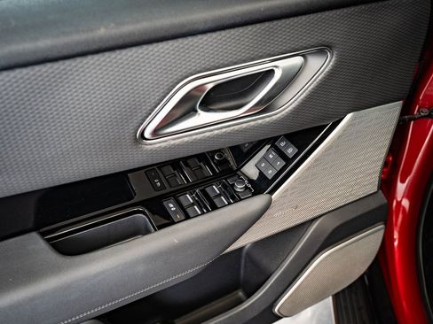 Used 2022 Land Rover Range Rover Velar R-Dynamic S image 22