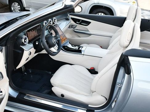 Used 2024 Mercedes-Benz CLE 450 4MATIC Cabriolet image 14