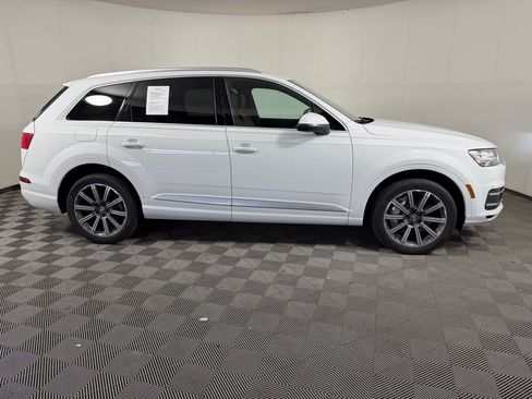 Used 2017 Audi Q7 3.0T Premium Plus w/ Premium Plus Package AWD/4WD image 8