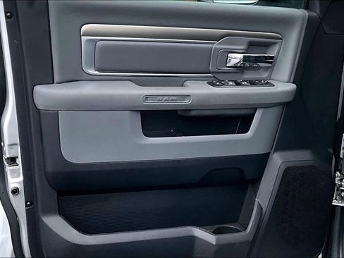 Used 2015 RAM 2500 Big Horn image 28