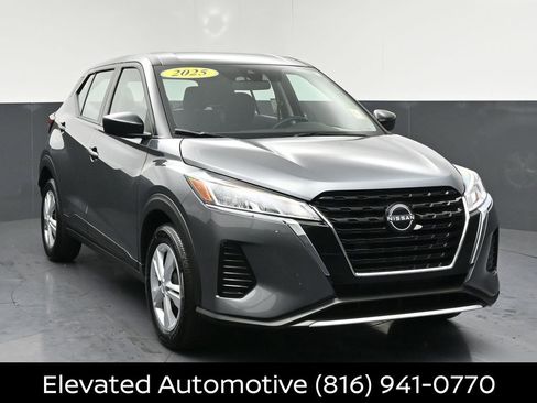 Certified 2025 Nissan Kicks Play S FWD image 1