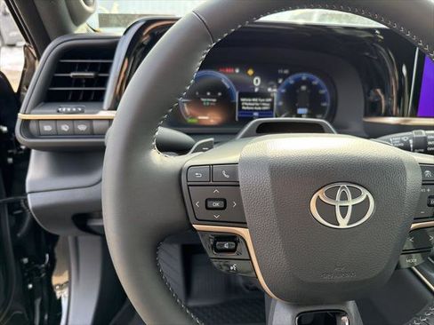 Certified 2025 Toyota Crown Signia w/ Advanced Technology Package AWD/4WD image 18