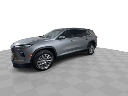 Used 2025 Buick Enclave Preferred image 4