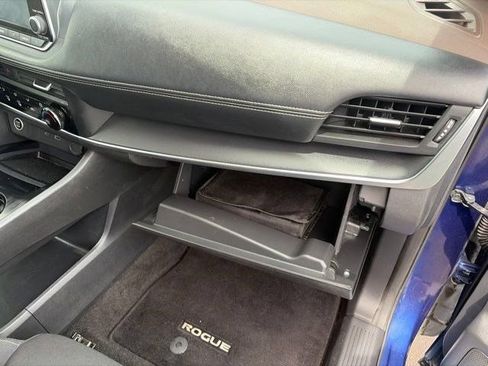 Used 2023 Nissan Rogue S FWD image 39