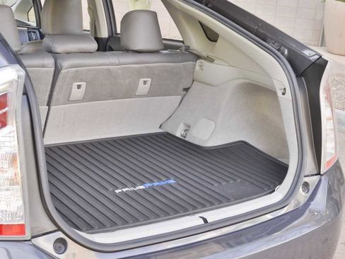 Used 2014 Toyota Prius Three image 13