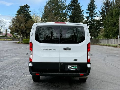 Used 2022 Ford Transit 250 Low Roof RWD image 5