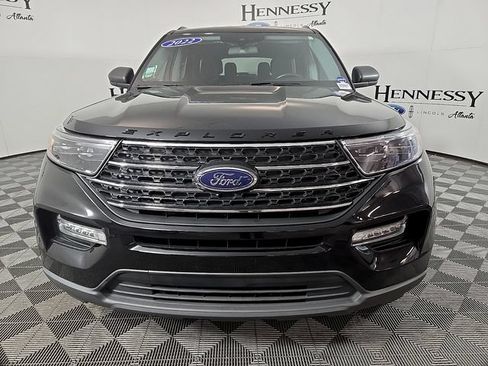 Certified 2022 Ford Explorer XLT RWD image 3