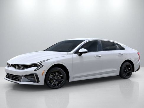 Used 2025 Kia K5 LXS FWD image 3