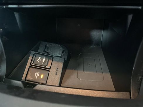 Used 2015 Toyota Camry XLE w/ Moonroof Package FWD image 7