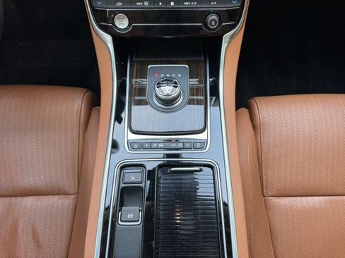 Used 2018 Jaguar XE Portfolio AWD/4WD image 33