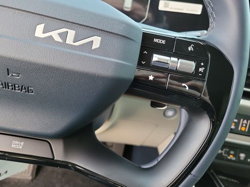 New 2027 Kia Carnival SX w/ Dark Edition Package FWD image 24