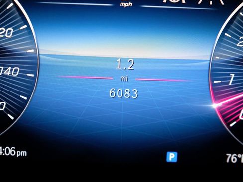 Used 2024 Mercedes-Benz GLS 450 4MATIC image 17