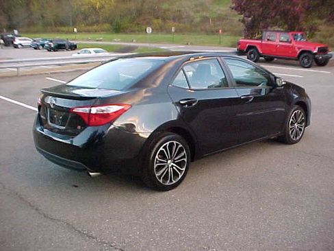 Used 2015 Toyota Corolla S FWD image 11