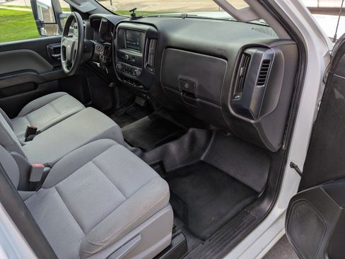 Used 2019 Chevrolet Silverado 2500 W/T w/ WT Convenience Package image 17