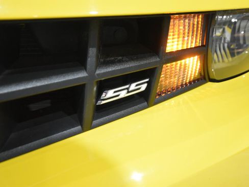 Used 2010 Chevrolet Camaro SS w/ RS Package RWD image 3