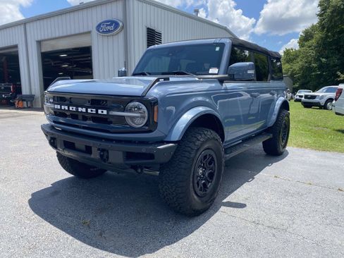 Used 2023 Ford Bronco Outer Banks AWD/4WD image 3