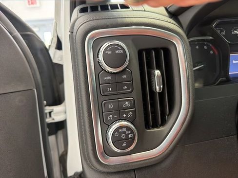 Used 2022 GMC Sierra 2500 SLT w/ SLT Convenience Package AWD/4WD image 24