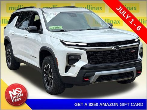 Used 2025 Chevrolet Traverse Z71 w/ Enhanced Driving Package AWD/4WD image 1