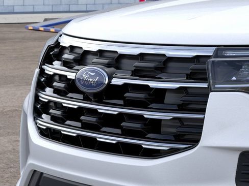 New 2026 Ford Explorer Active RWD image 17