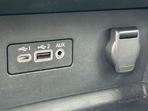 Used 2025 Nissan Altima 2.5 SV FWD image 14