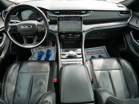 Used 2022 Jeep Grand Cherokee L Overland w/ Luxury Tech Group IV AWD/4WD image 7