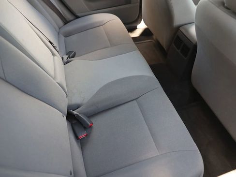 Used 2005 Dodge Magnum SE RWD image 21