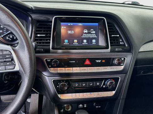 Used 2019 Hyundai Sonata SE FWD image 18