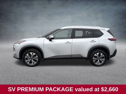 Used 2023 Nissan Rogue SV w/ SV Premium Package image 2