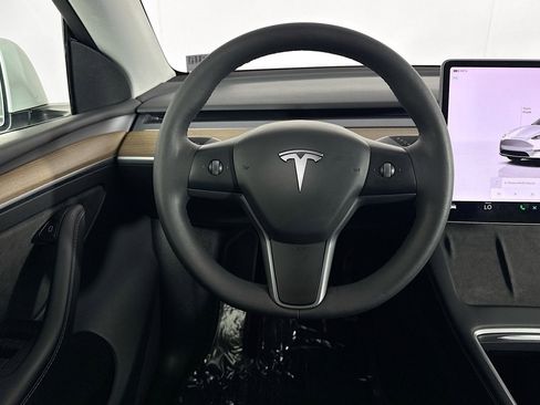 Used 2022 Tesla Model Y Long Range image 4