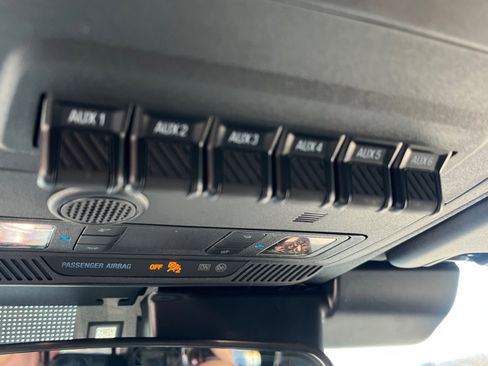 New 2025 Ford Bronco Badlands image 16