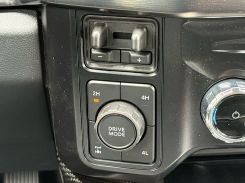 New 2026 Ford F250 Lariat w/ Black Appearance Package image 28