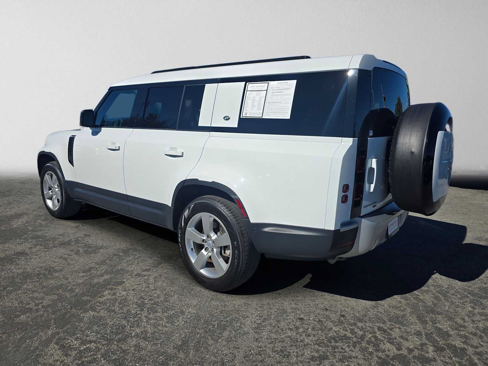 Used 2023 Land Rover Defender 130 SE AWD/4WD image 3