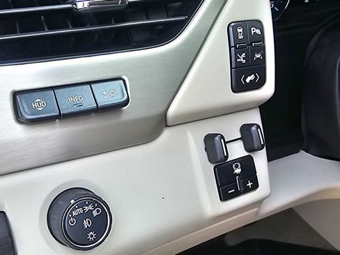 Used 2019 GMC Yukon XL Denali w/ Denali Ultimate Package RWD image 17