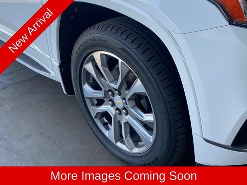 Used 2020 Chevrolet Traverse Premier w/ LPO, Cargo Package FWD image 8