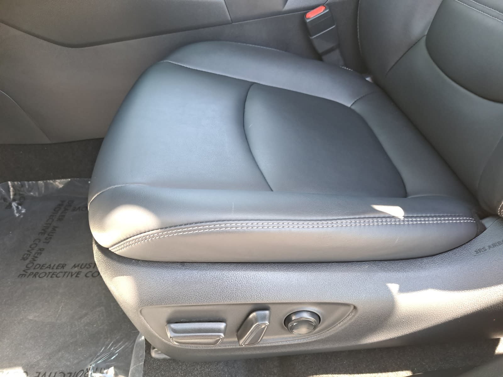Used 2023 Toyota RAV4 XLE Premium AWD/4WD image 32