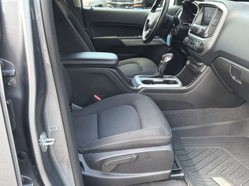 Used 2022 Chevrolet Colorado LT AWD/4WD image 13