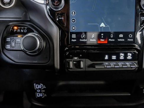 Used 2024 RAM 2500 Big Horn w/ Safety Group image 27