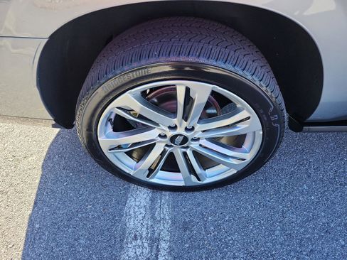 Used 2025 Cadillac Escalade ESV Sport w/ Touring Package image 6