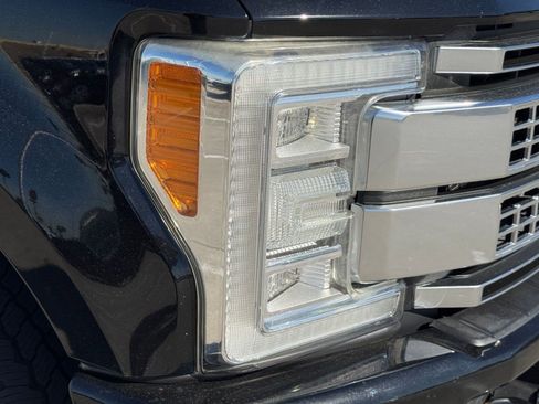 Used 2017 Ford F250 Platinum w/ Platinum Ultimate Package image 11