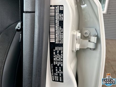 Used 2023 Jeep Renegade Latitude AWD/4WD image 37