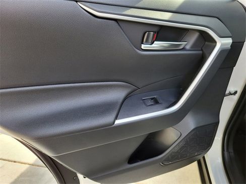 Used 2025 Toyota RAV4 XLE image 35