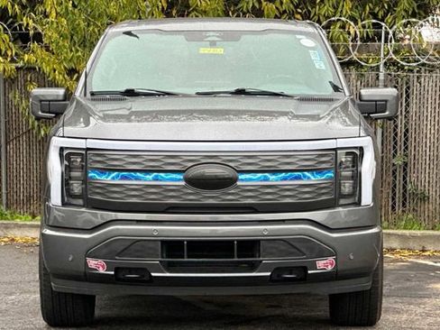Used 2024 Ford F150 Lightning Lariat image 6
