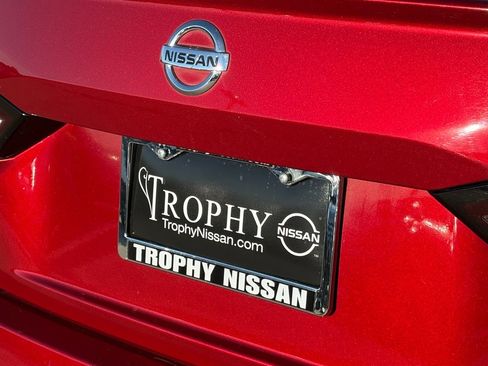 Certified 2019 Nissan Altima 2.5 Platinum image 9